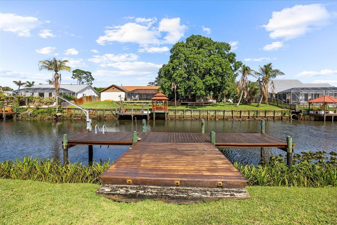Dock