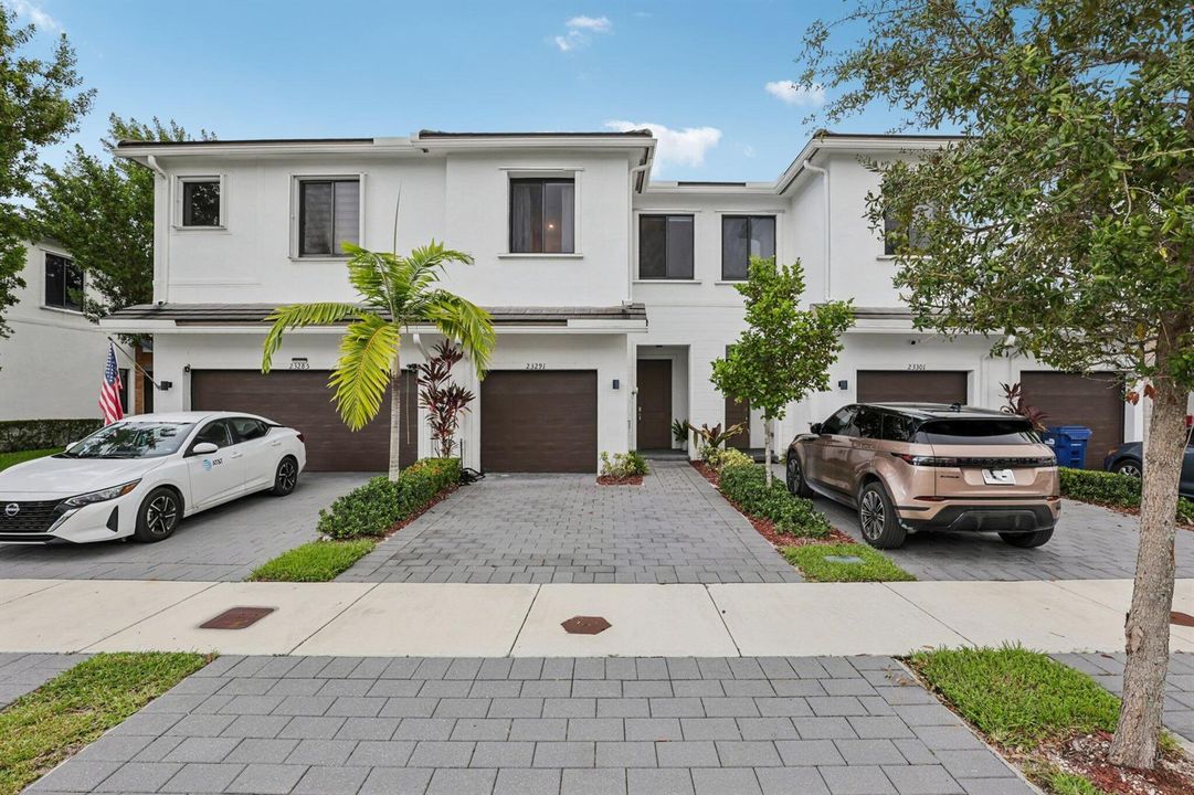 1-web-or-mls-SW 110th Ct-S0710-001