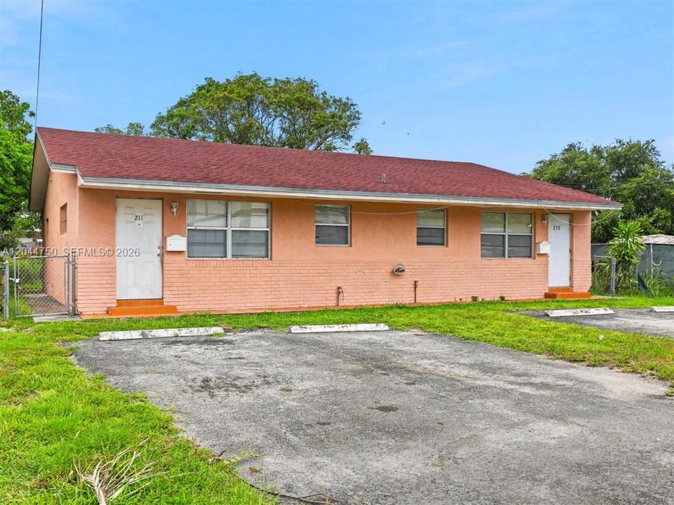 En Venta: $549,999 (0 camas, 0 baños, 1819 Pies cuadrados)