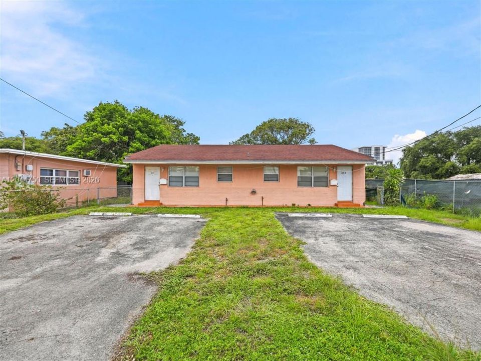 En Venta: $549,999 (0 camas, 0 baños, 1819 Pies cuadrados)