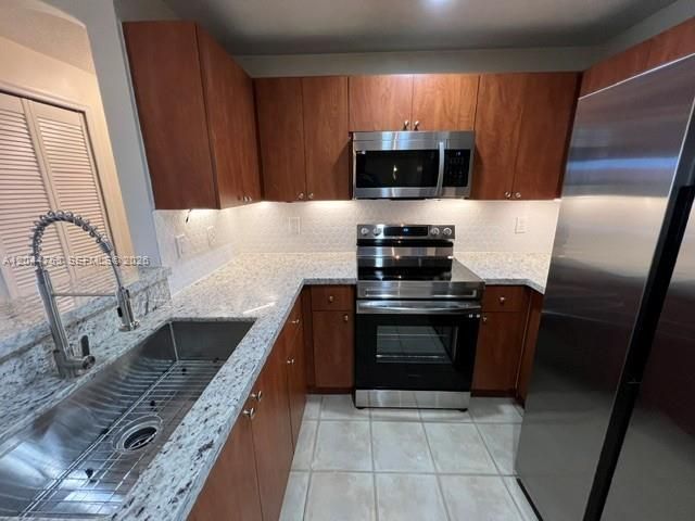 В аренду: $2,999 (2 спален, 2 ванн, 1308 Квадратных фут)