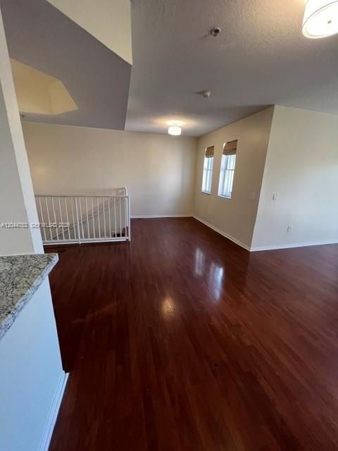 В аренду: $2,999 (2 спален, 2 ванн, 1308 Квадратных фут)