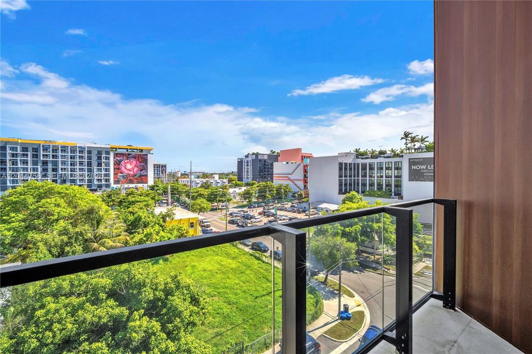 For Rent: $4,300 (2 beds, 2 baths, 927 Square Feet)