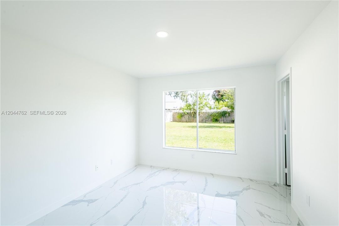 En Venta: $378,900 (3 camas, 2 baños, 1176 Pies cuadrados)