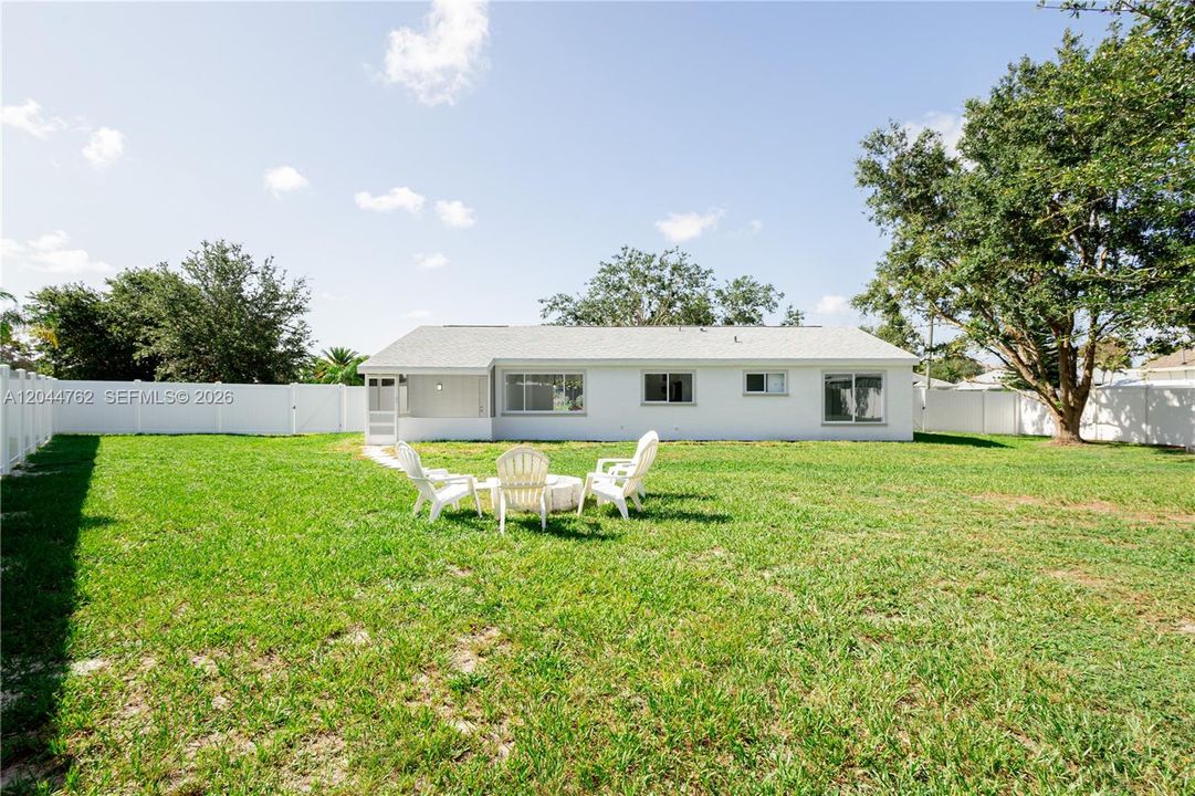 En Venta: $378,900 (3 camas, 2 baños, 1176 Pies cuadrados)