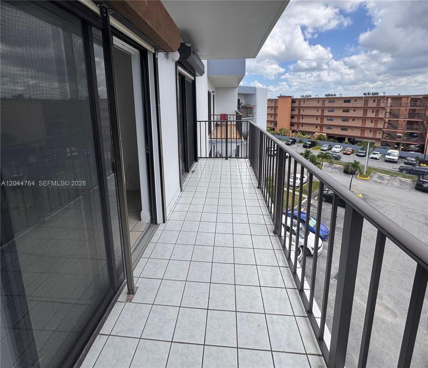 В аренду: $2,300 (2 спален, 2 ванн, 796 Квадратных фут)