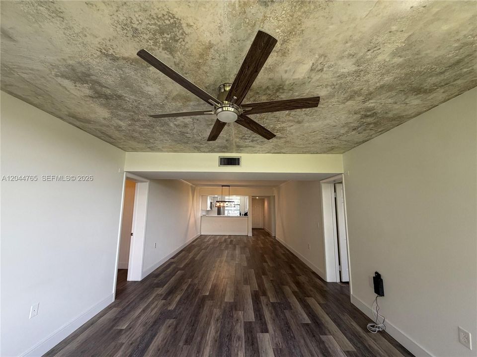 В аренду: $2,750 (2 спален, 2 ванн, 1385 Квадратных фут)