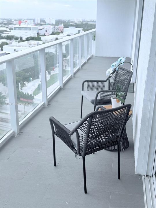 В аренду: $4,600 (2 спален, 2 ванн, 988 Квадратных фут)
