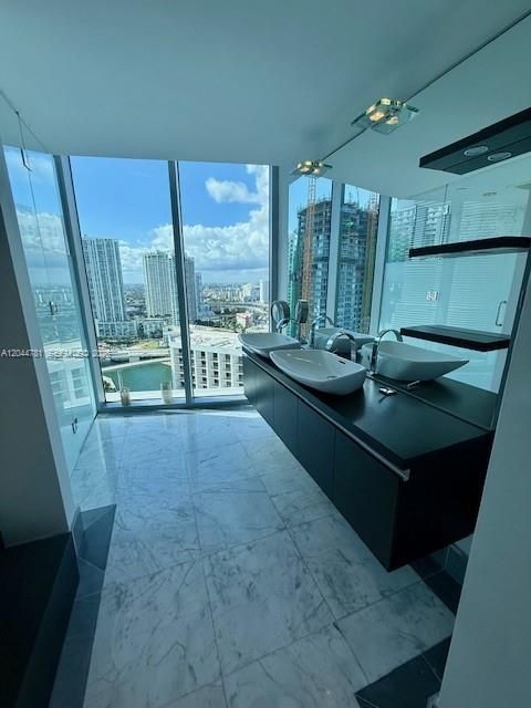 For Rent: $8,000 (2 beds, 2 baths, 1539 Square Feet)
