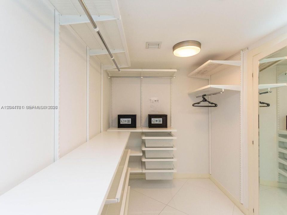 For Rent: $8,000 (2 beds, 2 baths, 1539 Square Feet)