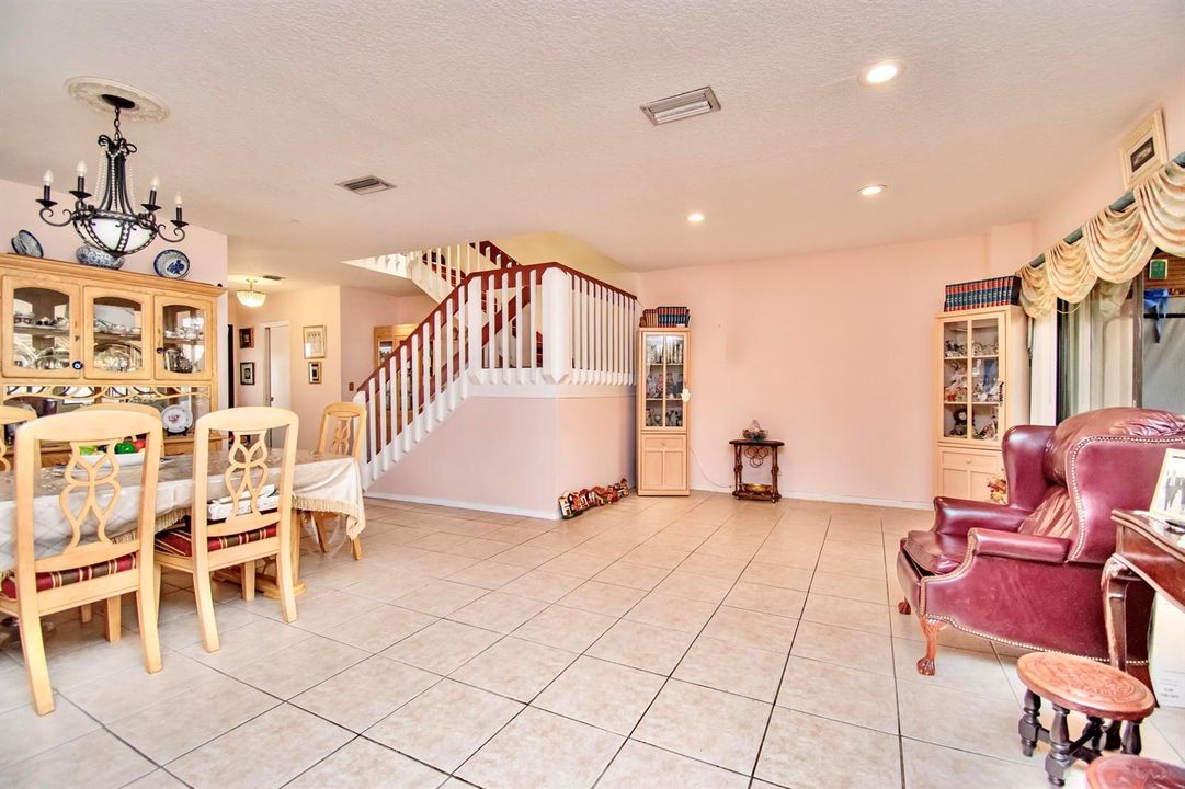 Livingroom/Diningroom