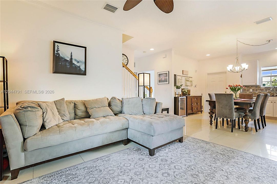 For Sale: $349,900 (4 beds, 2 baths, 2116 Square Feet)