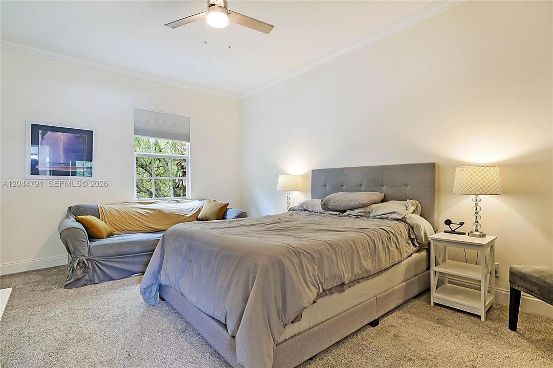 For Sale: $349,900 (4 beds, 2 baths, 2116 Square Feet)