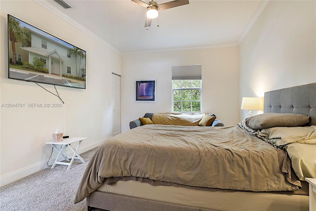 For Sale: $349,900 (4 beds, 2 baths, 2116 Square Feet)