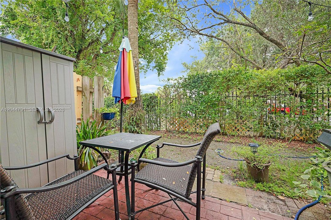 For Sale: $349,900 (4 beds, 2 baths, 2116 Square Feet)