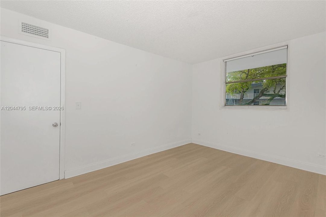 For Rent: $2,500 (2 beds, 2 baths, 1376 Square Feet)