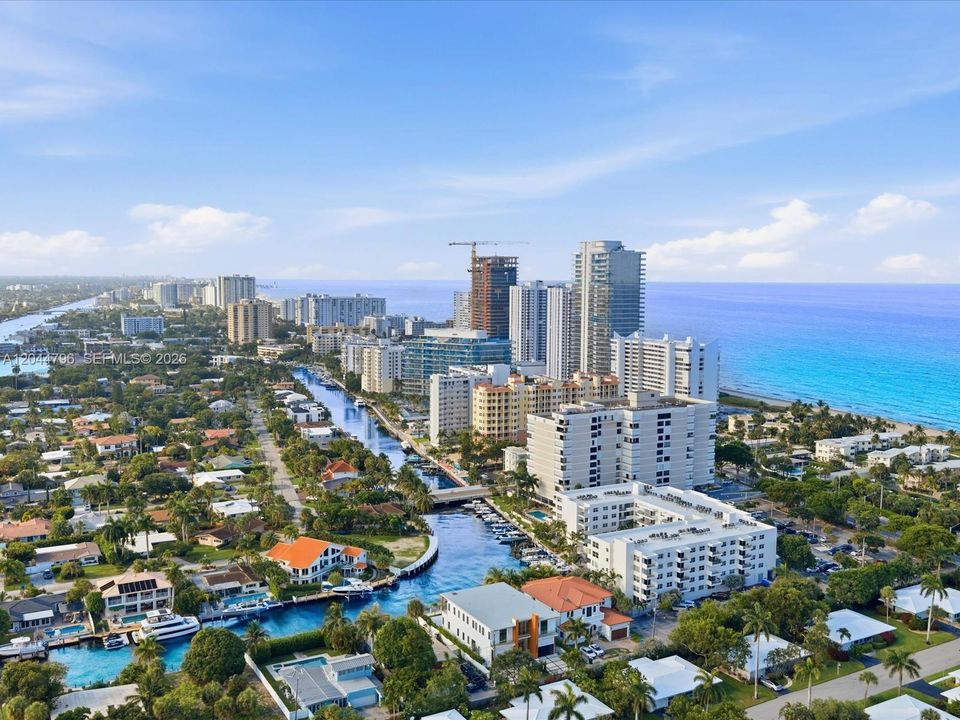 For Sale: $5,995,000 (7 beds, 7 baths, 5975 Square Feet)