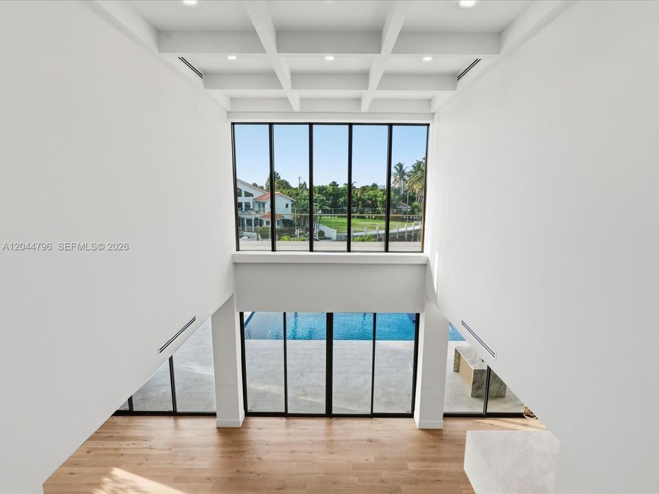 For Sale: $5,995,000 (7 beds, 7 baths, 5975 Square Feet)