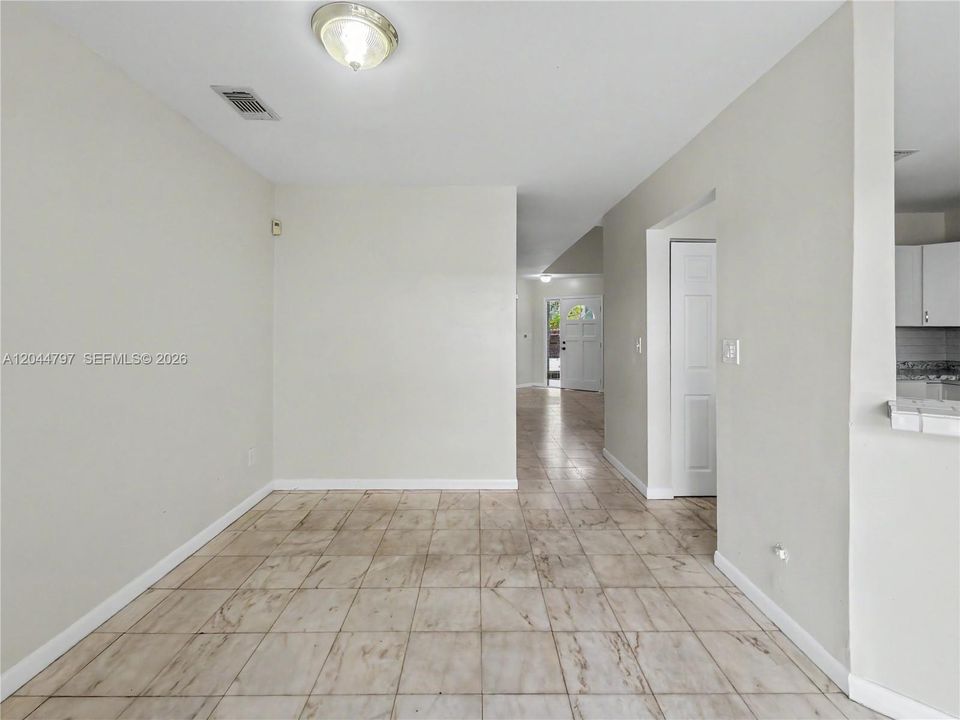 En Renta: $2,600 (3 camas, 2 baños, 1731 Pies cuadrados)