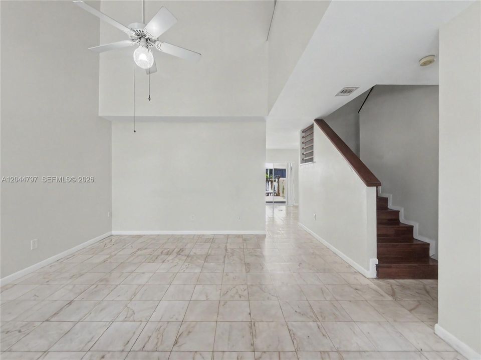 En Renta: $2,600 (3 camas, 2 baños, 1731 Pies cuadrados)