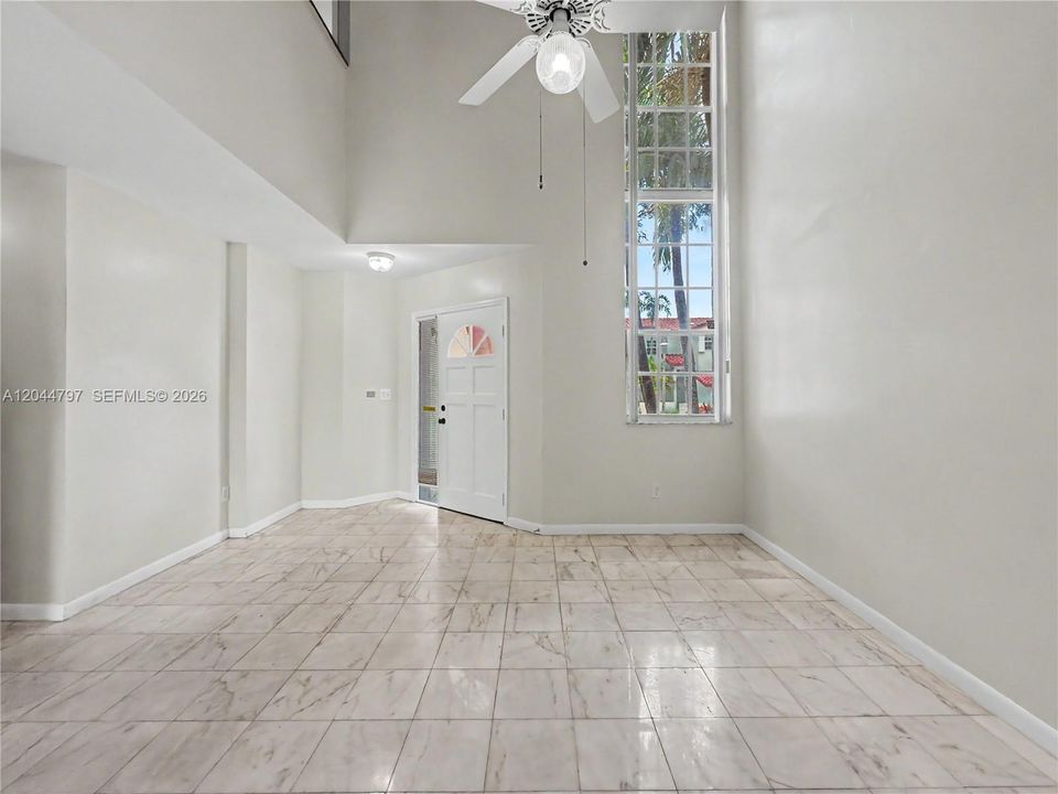 En Renta: $2,600 (3 camas, 2 baños, 1731 Pies cuadrados)