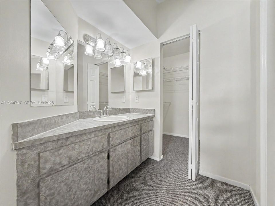 En Renta: $2,600 (3 camas, 2 baños, 1731 Pies cuadrados)