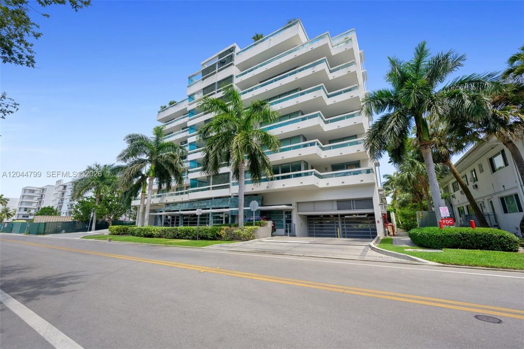 For Rent: $6,500 (2 beds, 2 baths, 1150 Square Feet)