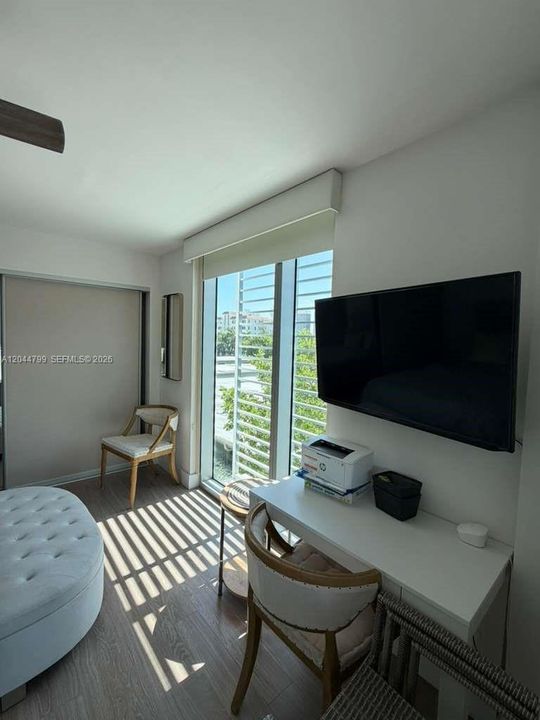 For Rent: $6,500 (2 beds, 2 baths, 1150 Square Feet)