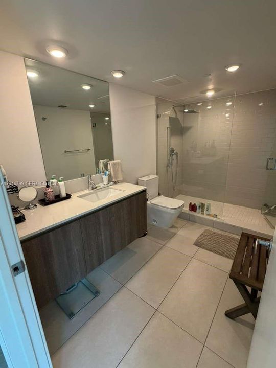 For Rent: $6,500 (2 beds, 2 baths, 1150 Square Feet)