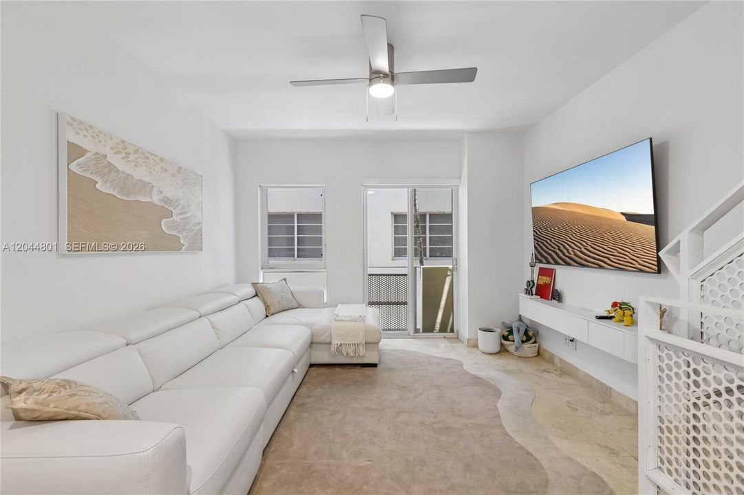 For Sale: $1,150,000 (2 beds, 1 baths, 1100 Square Feet)