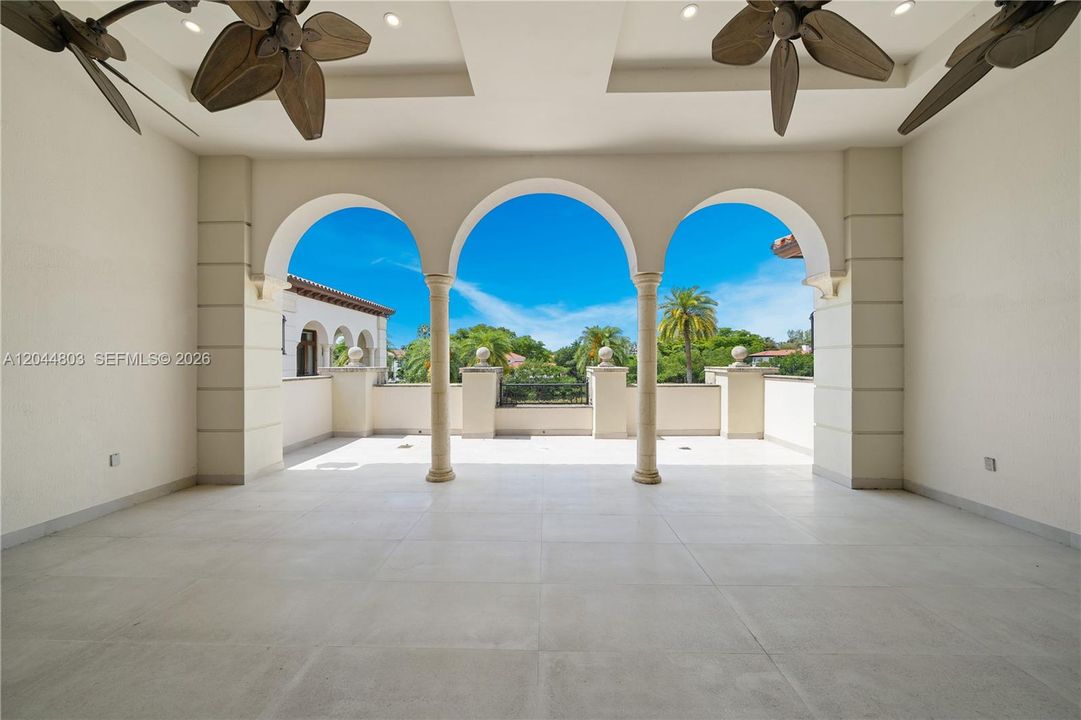For Rent: $75,000 (10 beds, 11 baths, 11833 Square Feet)