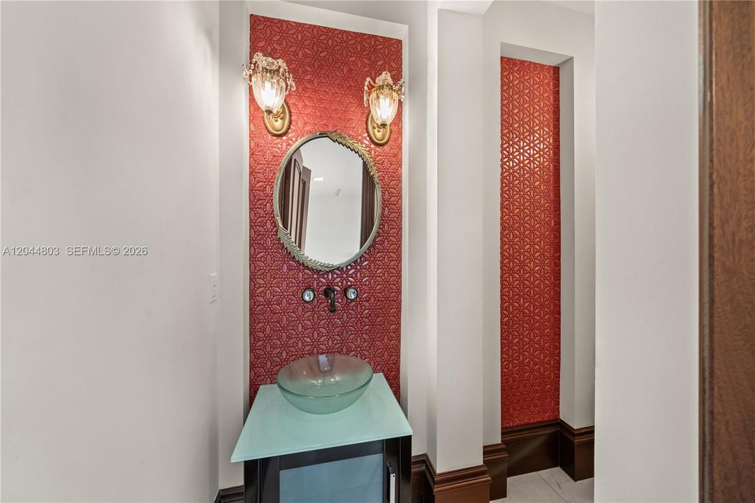 For Rent: $75,000 (10 beds, 11 baths, 11833 Square Feet)