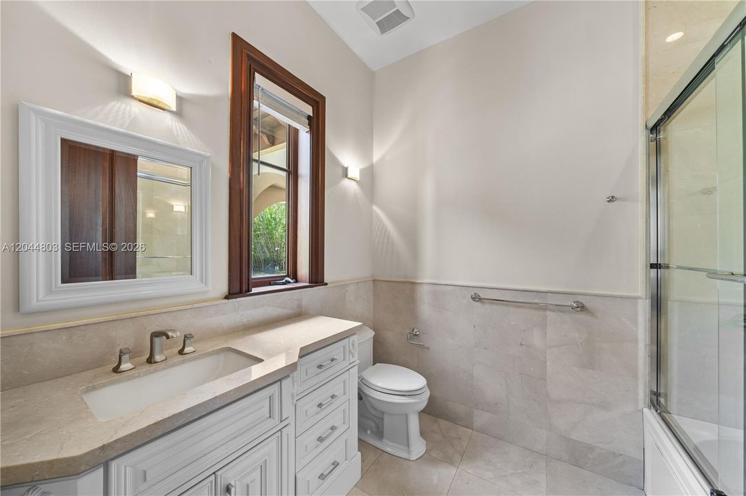 For Rent: $75,000 (10 beds, 11 baths, 11833 Square Feet)