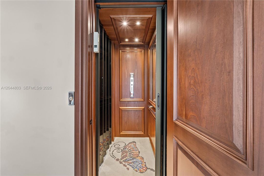 For Rent: $75,000 (10 beds, 11 baths, 11833 Square Feet)