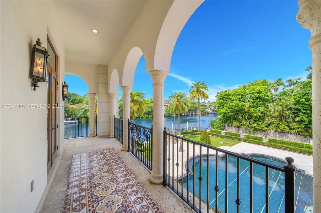 For Rent: $75,000 (10 beds, 11 baths, 11833 Square Feet)