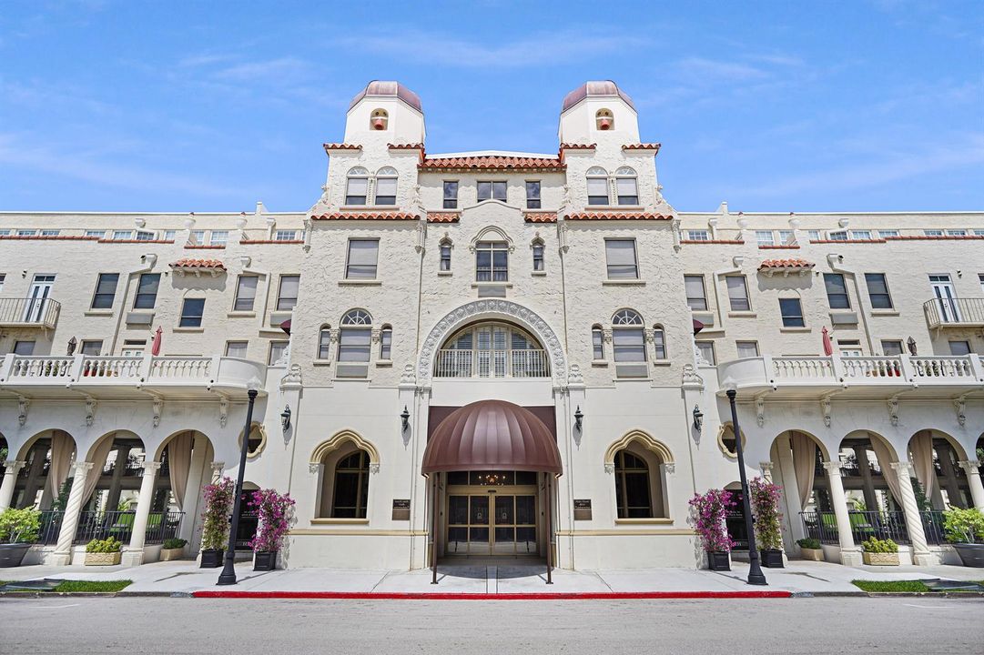 Palm Beach Hotel