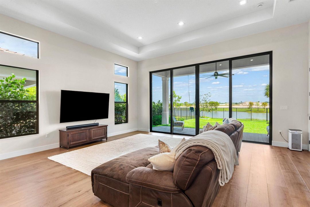 Living room Lake View