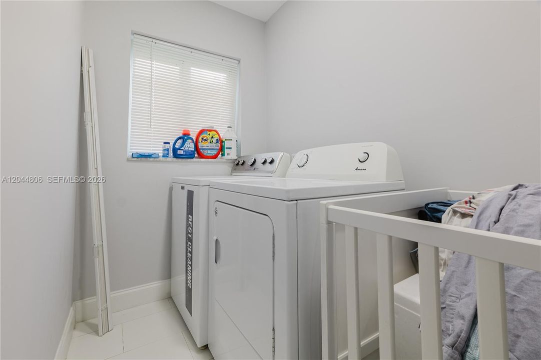 В аренду: $2,900 (2 спален, 2 ванн, 3325 Квадратных фут)