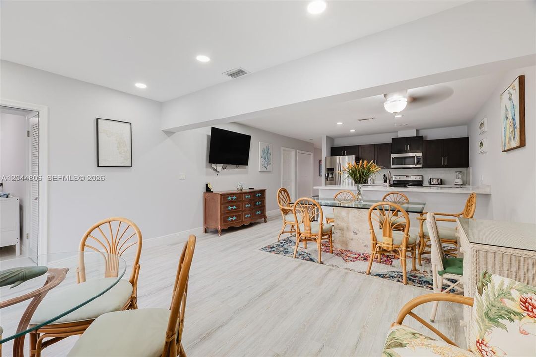 В аренду: $2,900 (2 спален, 2 ванн, 3325 Квадратных фут)