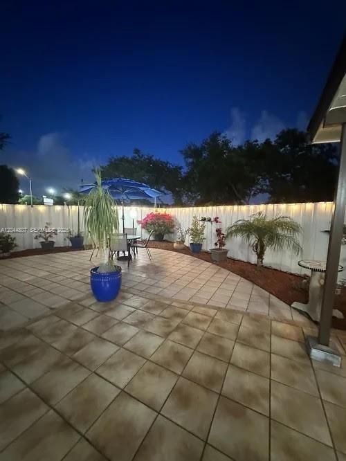 For Rent: $3,300 (3 beds, 2 baths, 1472 Square Feet)