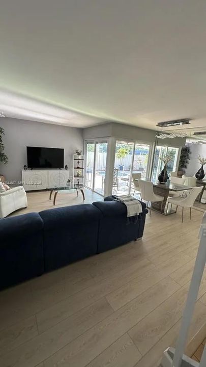 For Rent: $3,300 (3 beds, 2 baths, 1472 Square Feet)