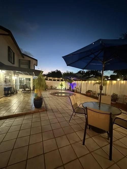 For Rent: $3,300 (3 beds, 2 baths, 1472 Square Feet)
