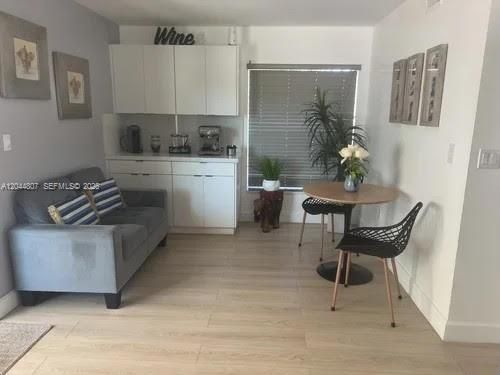For Rent: $3,300 (3 beds, 2 baths, 1472 Square Feet)