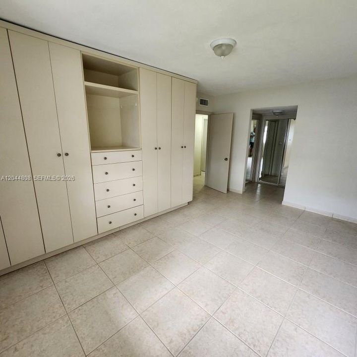 En Venta: $268,500 (2 camas, 2 baños, 1240 Pies cuadrados)