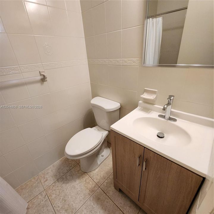 En Venta: $268,500 (2 camas, 2 baños, 1240 Pies cuadrados)