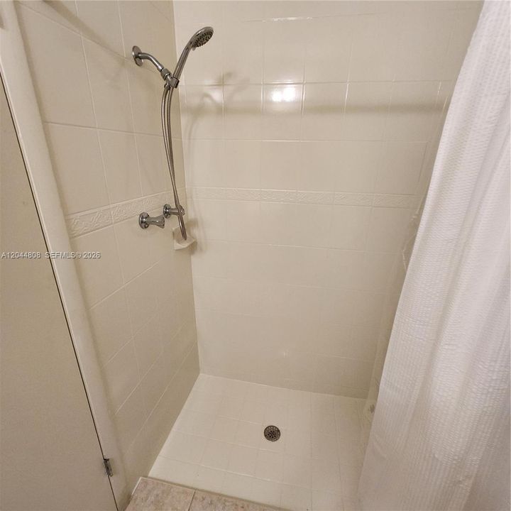En Venta: $268,500 (2 camas, 2 baños, 1240 Pies cuadrados)