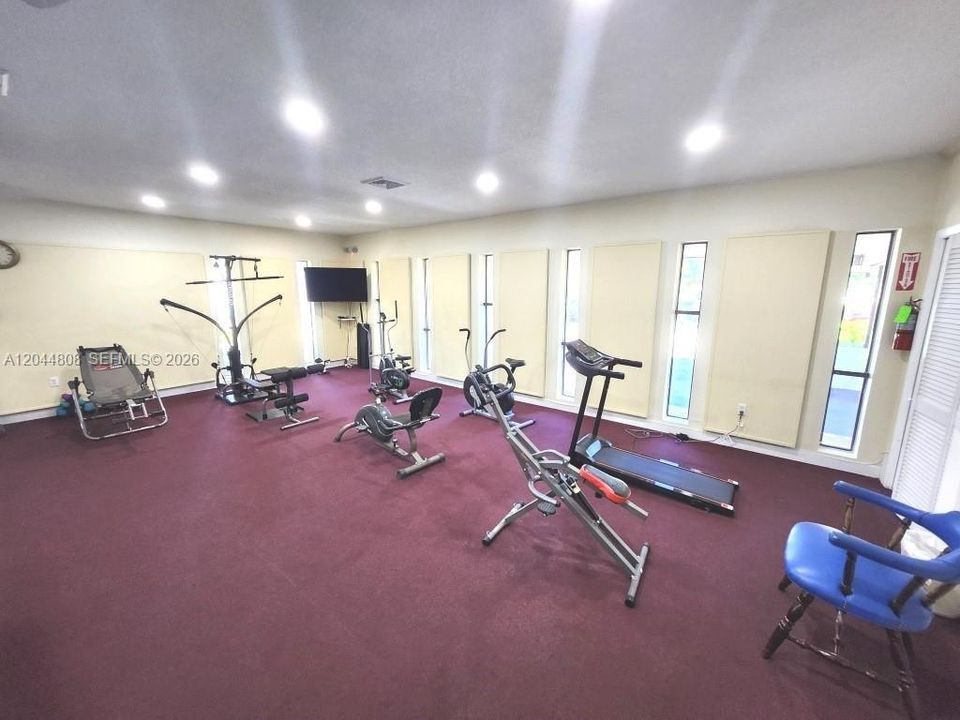En Venta: $268,500 (2 camas, 2 baños, 1240 Pies cuadrados)
