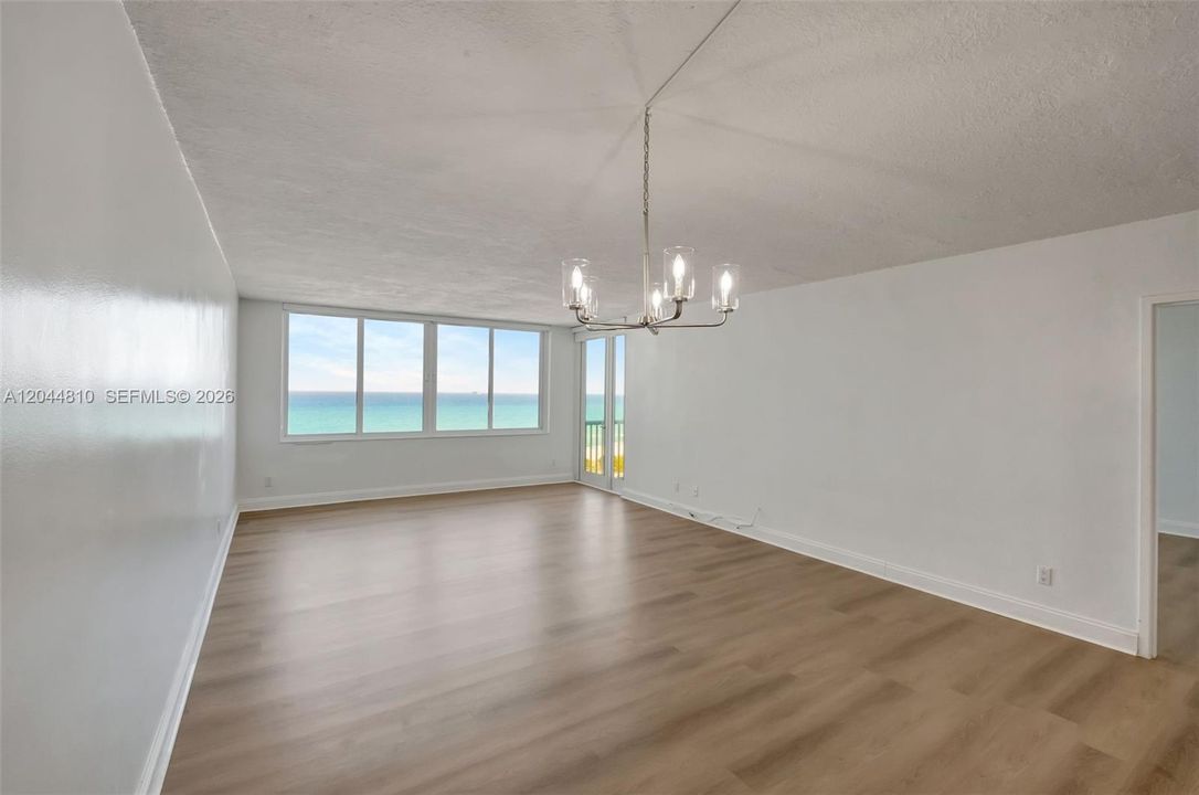 For Rent: $3,150 (1 beds, 1 baths, 980 Square Feet)