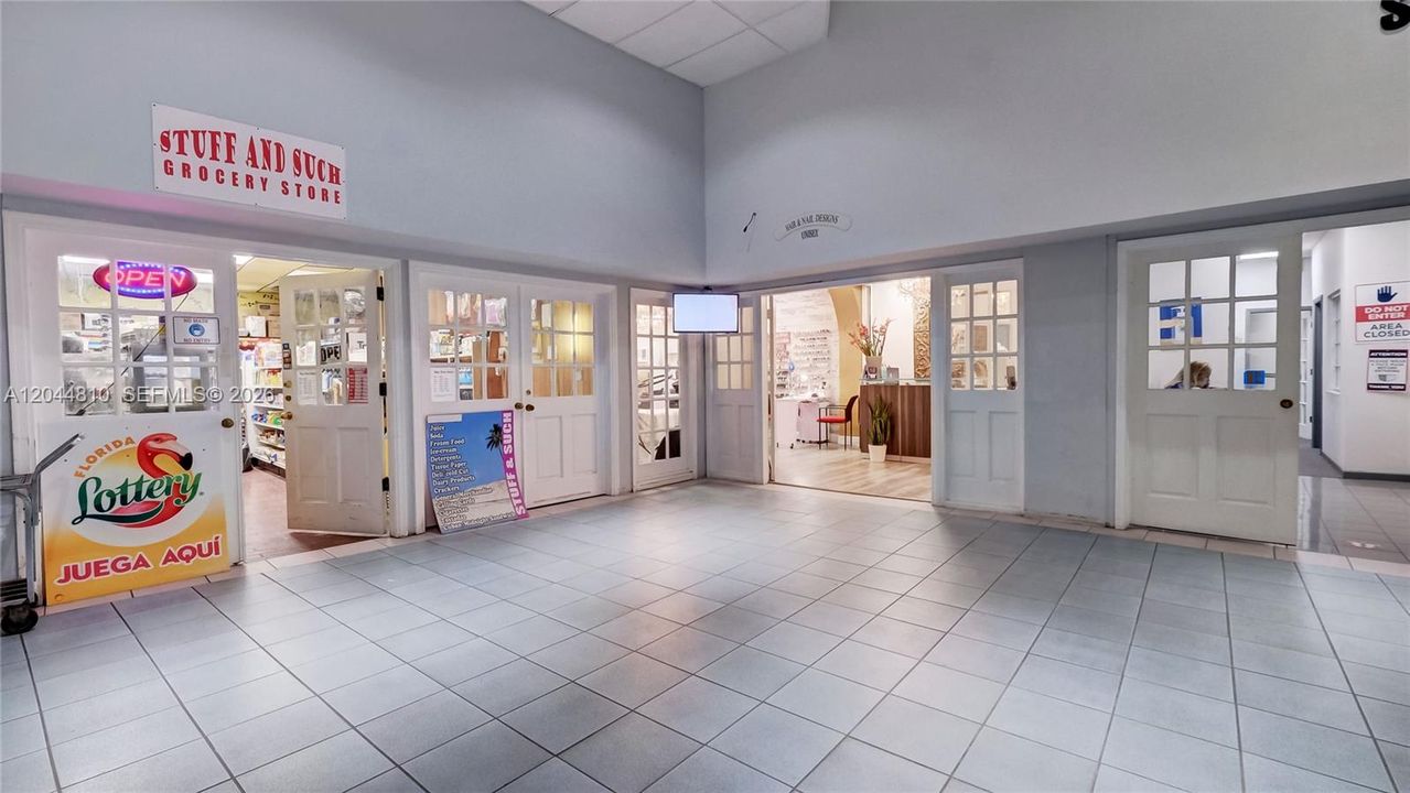 For Rent: $3,150 (1 beds, 1 baths, 980 Square Feet)