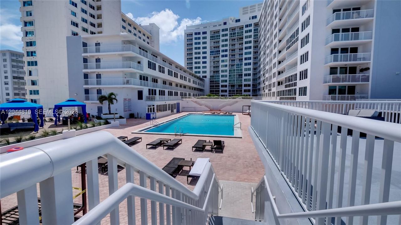 For Rent: $3,150 (1 beds, 1 baths, 980 Square Feet)